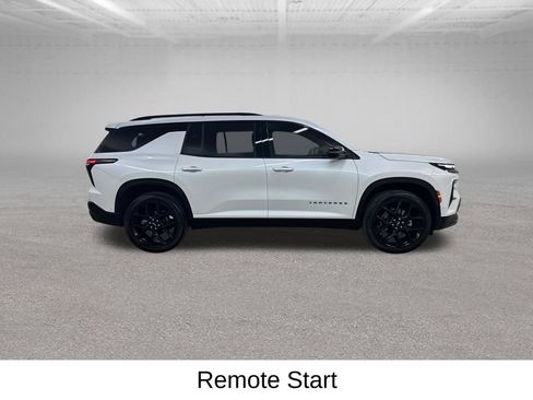 Used 2025 Chevrolet Traverse RS w/ LPO, Floor Liner Package FWD image 15