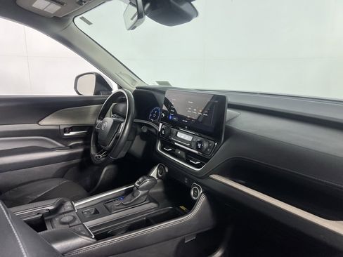 Used 2024 Toyota Grand Highlander Limited image 34