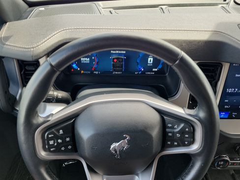 Used 2025 Ford Bronco Outer Banks AWD/4WD image 21