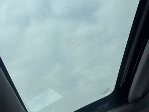 Used 2022 Honda CR-V Touring image 11