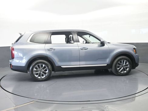 Used 2024 Kia Telluride LX FWD image 7