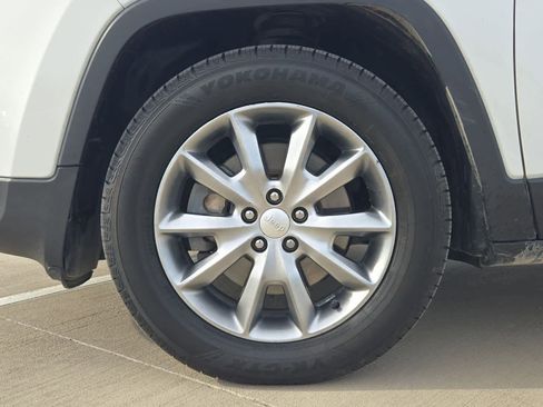 Used 2018 Jeep Cherokee Limited image 13