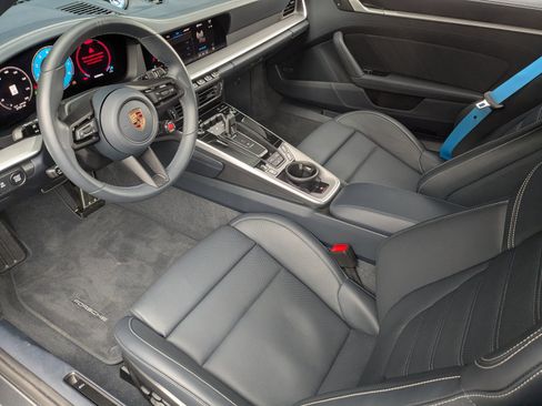 Certified 2025 Porsche 911 Carrera RWD image 4