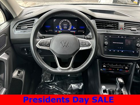 Used 2022 Volkswagen Tiguan SE image 15