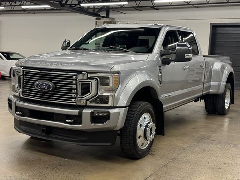 Used 2022 Ford F450 Platinum w/ FX4 Off-Road Package AWD/4WD image 3