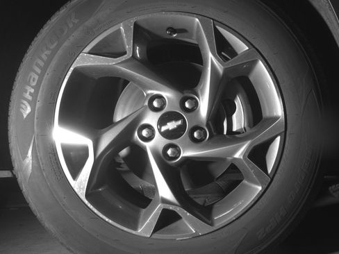 Used 2025 Chevrolet Trax LT FWD image 13