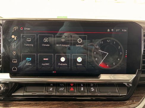 Used 2025 GMC Sierra 2500 SLE w/ SLE Value Package; AWD/4WD image 21