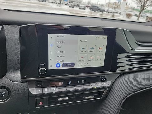 Used 2025 Toyota Camry SE FWD image 19