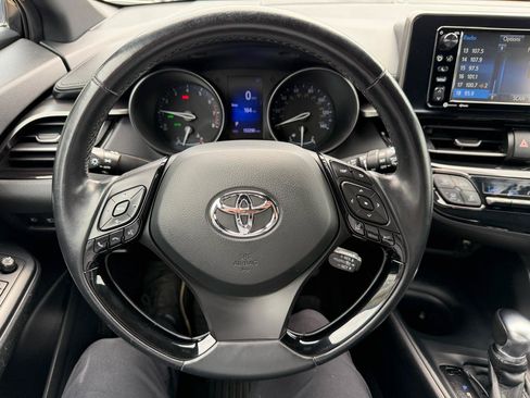 Used 2018 Toyota C-HR XLE FWD image 23
