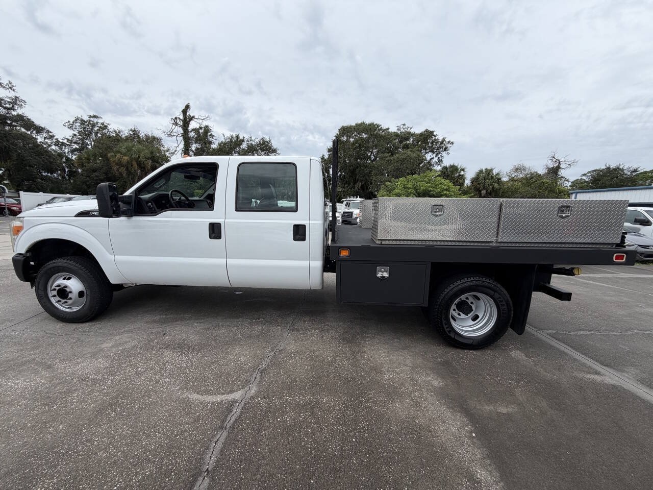 Used 2011 Ford F350 XL w/ Trailer Tow Pkg AWD/4WD image 5