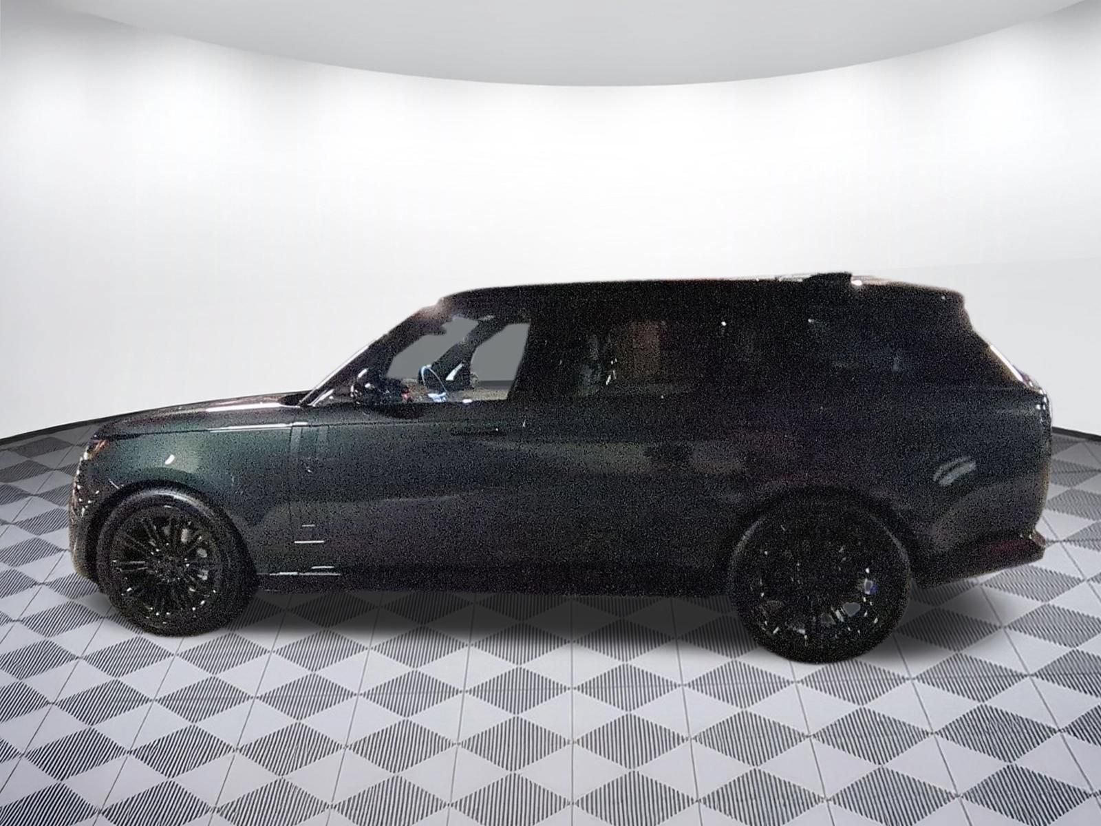 New 2026 Land Rover Range Rover Long Wheelbase SE AWD/4WD image 2