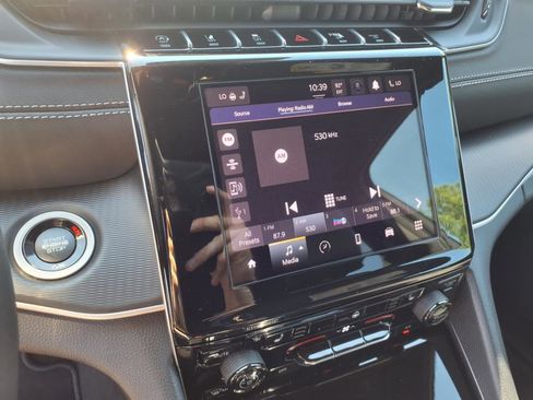 New 2025 Jeep Grand Cherokee L Altitude image 13