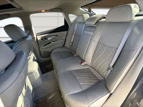 Used 2015 INFINITI Q70 3.7 w/ Deluxe Touring Package image 26