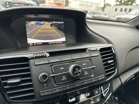 Used 2016 Honda Accord Sport image 26