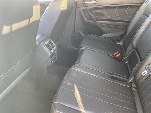 Used 2022 Volkswagen Tiguan SE image 14