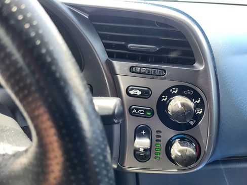 Used 2003 Honda S2000 image 11