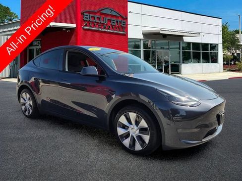 Used 2024 Tesla Model Y Long Range RWD image 7