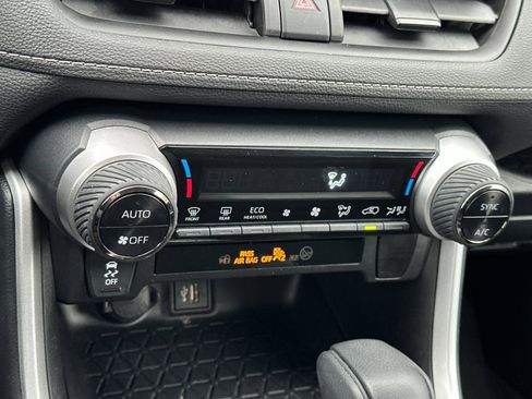 Used 2023 Toyota RAV4 AWD Hybrid image 20