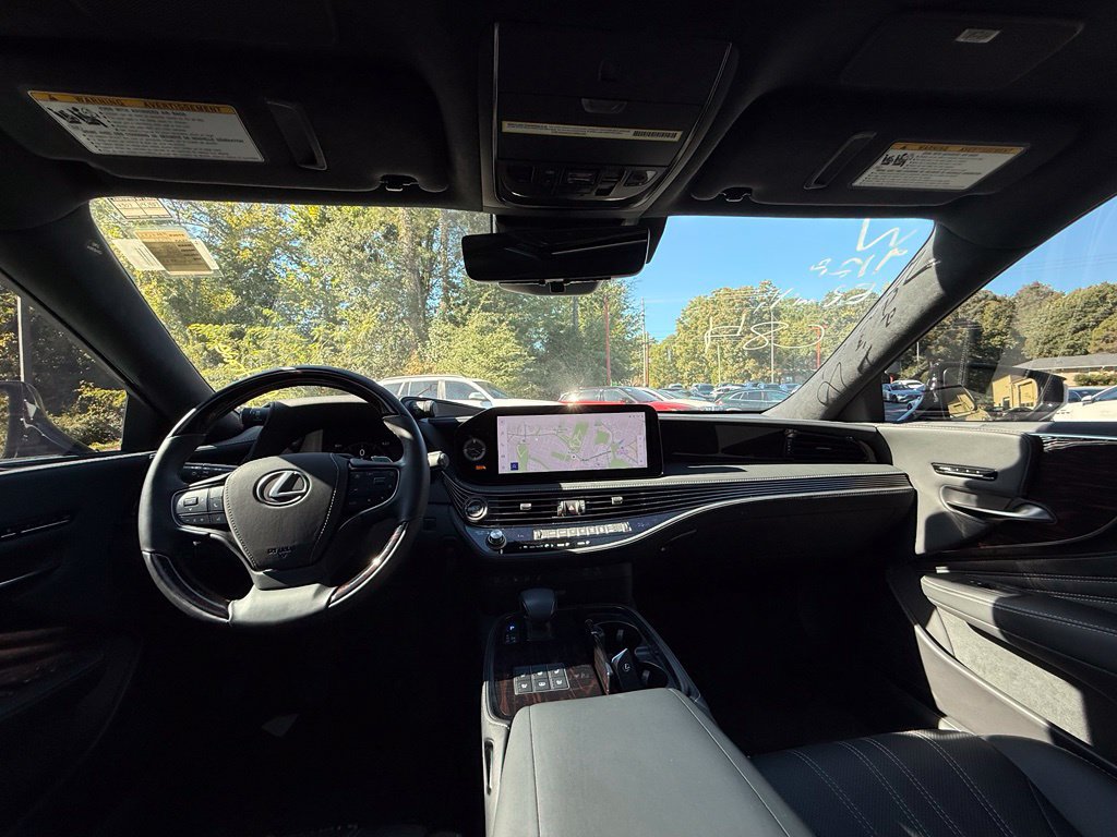 Used 2024 Lexus LS 500 w/ Luxury Package RWD image 10