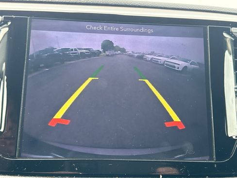 Used 2018 Chrysler Pacifica Touring-L Plus FWD image 21