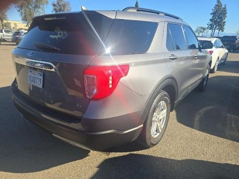 Used 2022 Ford Explorer XLT w/ Equipment Group 202A image 4