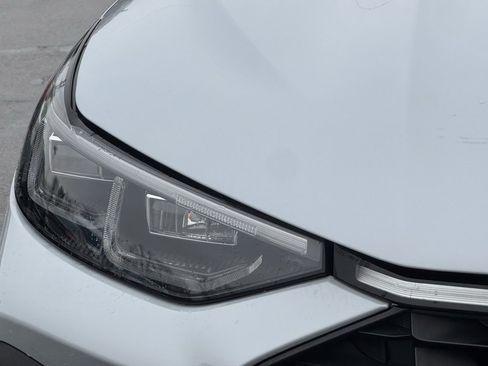 Used 2025 Ford Escape Base w/ PHEV Premium Package image 4