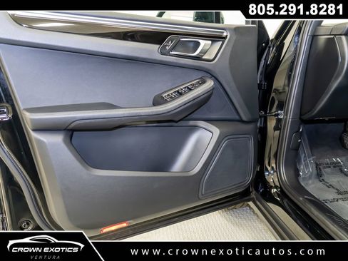 Used 2023 Porsche Macan Turbo image 24