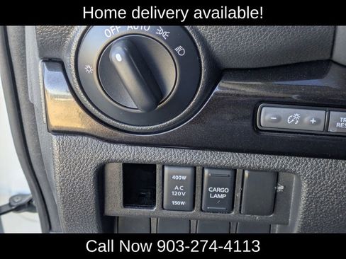 Used 2018 Nissan Titan SV w/ SV Convenience Package image 22