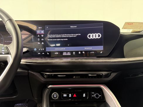 Used 2025 Audi Q5 Premium w/ Convenience Package AWD/4WD image 19