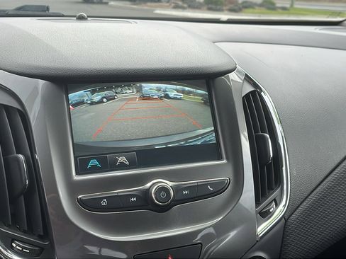 Used 2017 Chevrolet Cruze LT w/ Convenience Package image 16