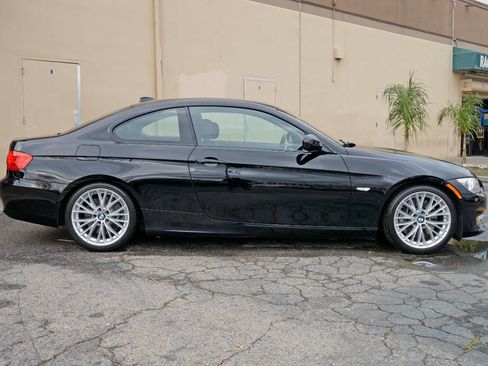 Used 2011 BMW 335i Coupe image 2