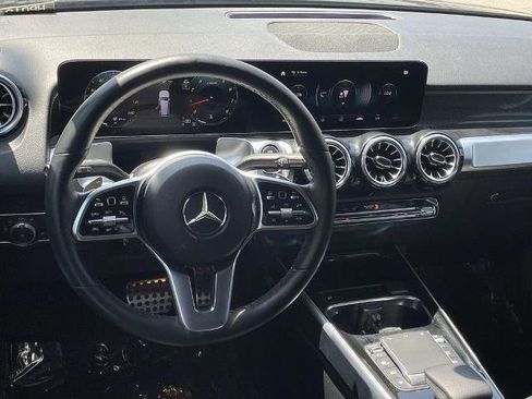 Used 2023 Mercedes-Benz GLB 250 image 10
