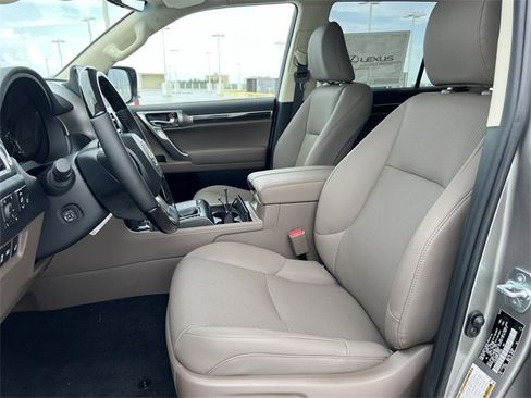 Used 2023 Lexus GX 460 Premium image 11