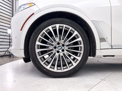 Used 2019 BMW X7 xDrive40i w/ Premium Package AWD/4WD image 16