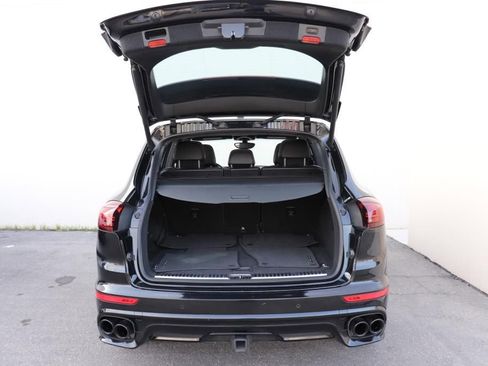 Used 2017 Porsche Cayenne GTS image 21