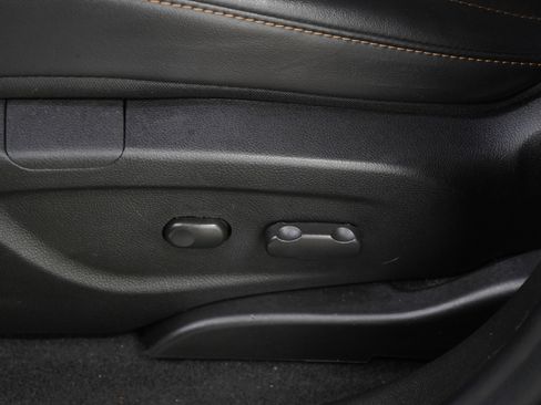 Used 2020 Chevrolet Trax LT w/ LT Convenience Package image 23