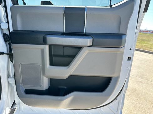 Used 2019 Ford F250 XLT w/ XLT Value Package image 37