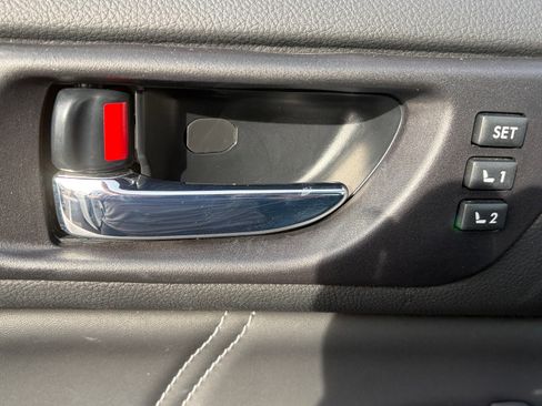 Used 2018 Subaru Outback 2.5i Limited image 9