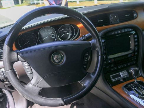Used 2006 Jaguar XJ Vanden Plas Super V8 Portfolio image 42