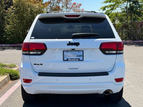 Used 2022 Jeep Grand Cherokee Laredo X AWD/4WD image 6