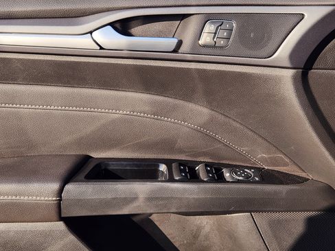 Used 2013 Ford Fusion Titanium w/ Titanium Driver Assist Pkg image 23