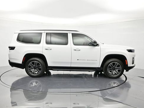 New 2026 Jeep Grand Wagoneer 4WD w/ Premium Group I image 5