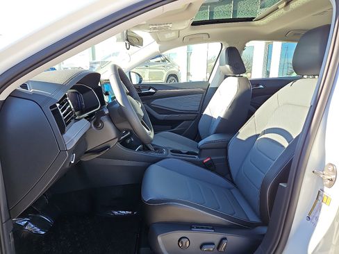 New 2026 Volkswagen Jetta SEL image 9