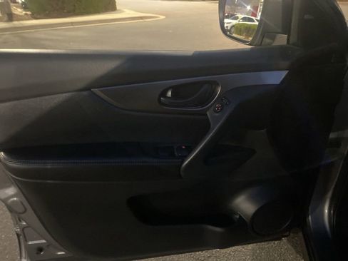 Used 2021 Nissan Rogue Sport S image 10