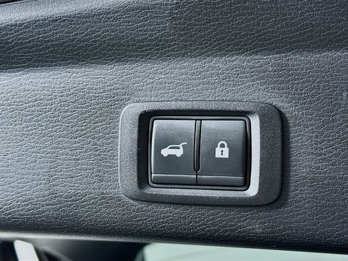 Used 2024 Mitsubishi Outlander SE image 28