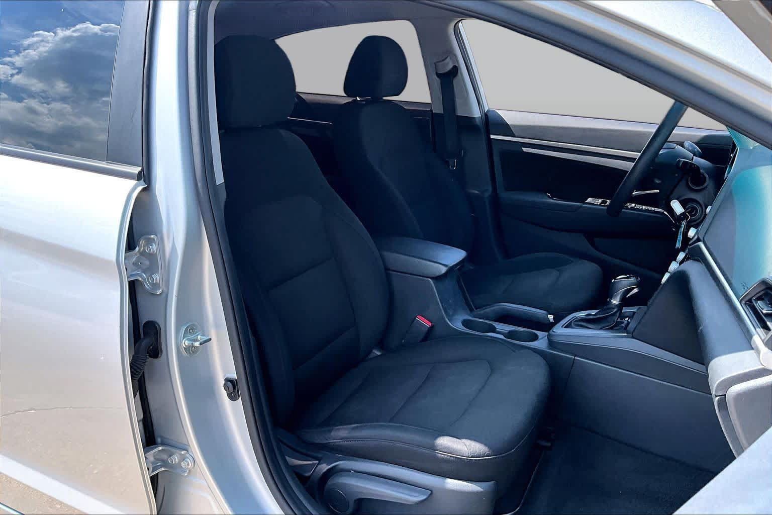 Used 2020 Hyundai Elantra SEL w/ Cargo Package (C1) FWD image 9