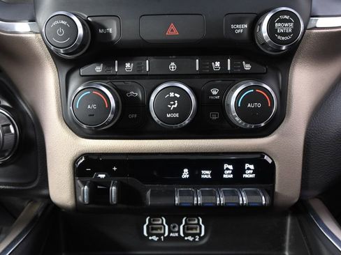 Used 2020 RAM 1500 Laramie AWD/4WD image 32