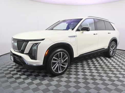New 2027 Cadillac Vistiq Sport w/ LPO, Floor Liner Package AWD/4WD image 2