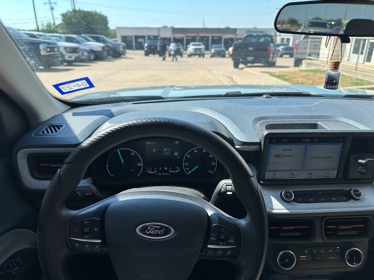 Used 2023 Ford Maverick XLT FWD image 4