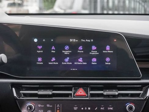 Certified 2025 Kia Niro EX FWD image 16